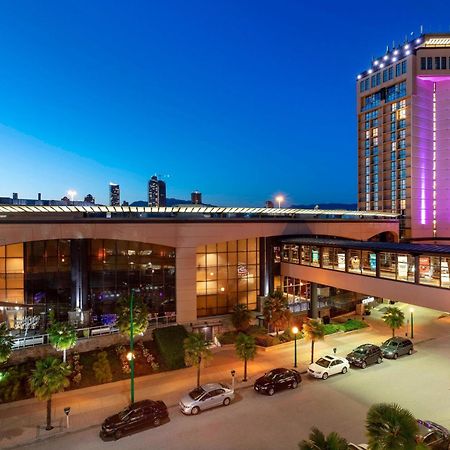 Delta Hotels By Marriott Burnaby Conference Centre Екстер'єр фото