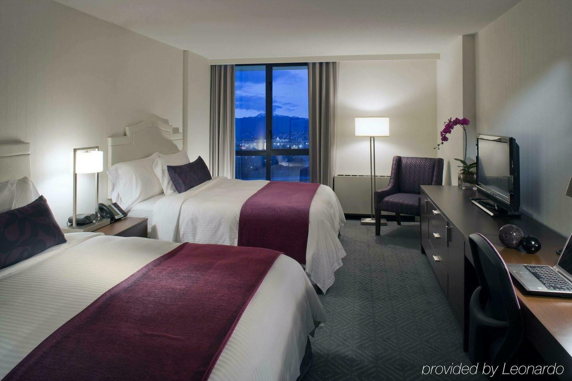 Delta Hotels By Marriott Burnaby Conference Centre Екстер'єр фото